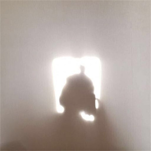 校花吊起被内裤涂春药高潮了
